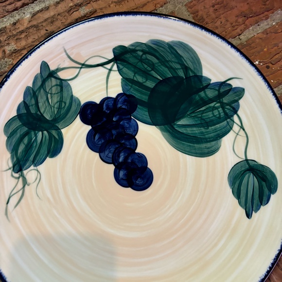 Vicky Wesley Hand Painted Signed & Numbered Plate Grapevine Pattern 11.25” - Picture 4 of 5